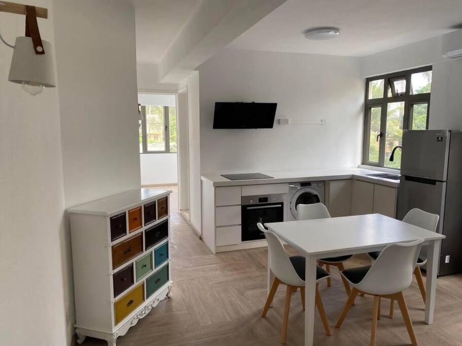 Lovely Apartment Near Beach Flic en Flac Exterior photo